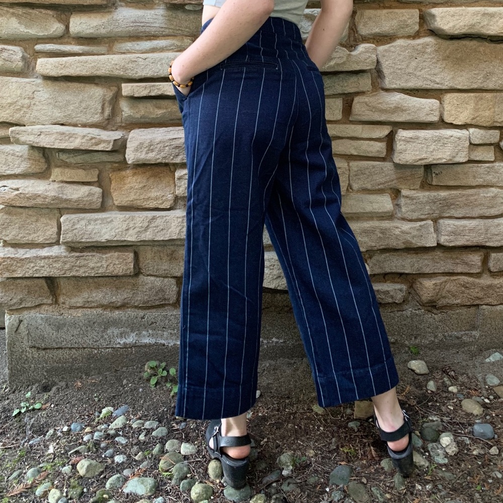 ✨CROPPED FLARE PINSTRIPE CULOTTE JEANS✨